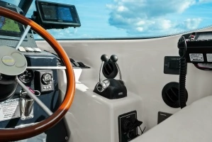 2007 Tiara Yachts 4300 Sovran thumbnail 7