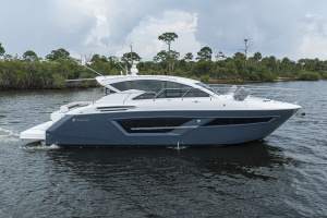 4th Quarter 46ft Cruisers Yacht For Sale