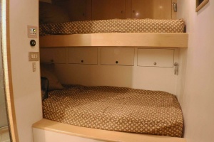 Photo 6226248 for 2001 Donzi 73 Sport Yacht  2001 Donzi 73' Sport Fish  Crew Stateroom