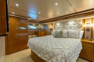 2013 Viking 76 Convertible thumbnail 25
