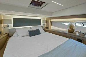 2022 Prestige 590 Flybridge thumbnail 32