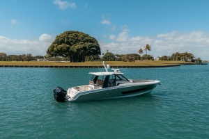 PIPE DREAM 42ft Boston Whaler Yacht For Sale