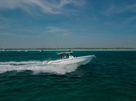 2023 Everglades 365 CC thumbnail 29