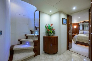 WILLYN 80ft Lazzara Yachts Yacht For Sale