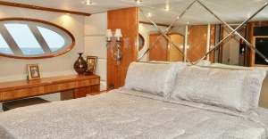 Kathleen 74ft Lazzara Yachts Yacht For Sale