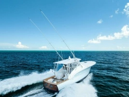 2018 Custom Carolina 35 Express thumbnail 18