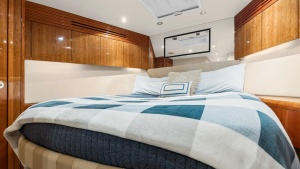 2008 54 Hatteras Convertible American Made Forward Stateroom