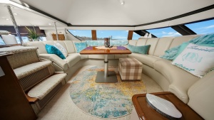 CARVER 56 VOYAGER SKY LOUNGE “LADY CAPE”