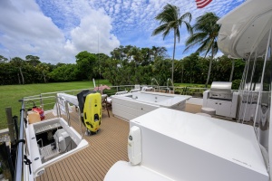 Midnight Moon 85ft Horizon Yacht For Sale