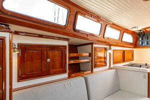 Encore 42ft Morris Yacht For Sale