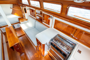 Encore 42ft Morris Yacht For Sale