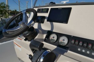 21ft Boston Whaler Yacht For Sale