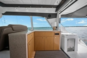 2014 Cruisers Yachts 48 Cantius thumbnail 14