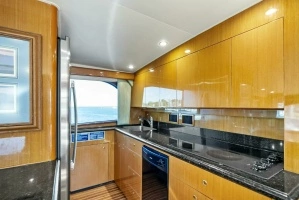 2002 Viking 65 Convertible thumbnail 24