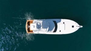 2001 Hatteras 60 Convertible thumbnail 4