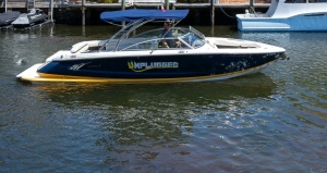 Unplugged 28ft Cobalt Yacht For Sale
