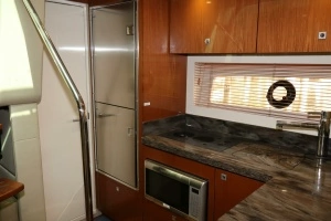 2015 Sea Ray 410 Sundancer thumbnail 17
