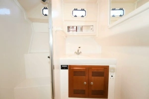 2001 Cabo 35 Flybridge thumbnail 14