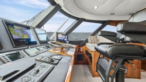 2017 72 Viking Enclosed Bridge Share-E Bridge (1)
