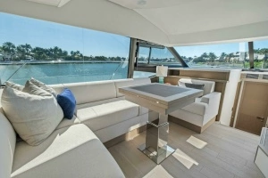 2022 Prestige 520 Flybridge thumbnail 24