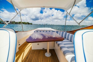 Tira Bella 30ft Hinckley Yacht For Sale