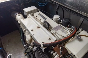 2000 Sea Ray 400 Sedan Bridge thumbnail 32