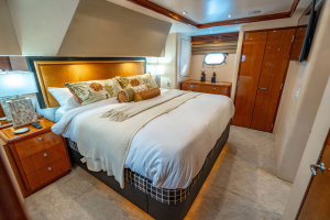 LADY BELLA 64ft Hatteras Yacht For Sale