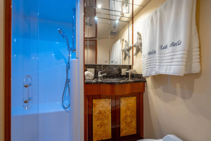 LADY BELLA 64ft Hatteras Yacht For Sale