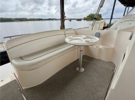 27ft Rinker Yacht For Sale