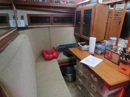48ft Uniflite Yacht For Sale