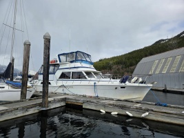 48' Uniflite 1981