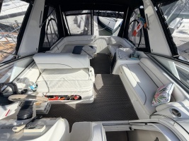 33ft Larson Yacht For Sale