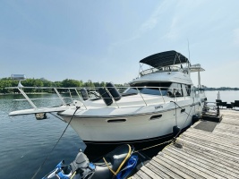 38ft Carver Yacht For Sale