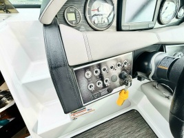 25ft Four Winns Yacht For Sale