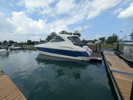 2007 Cruisers Yachts 520 Express 52