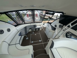2007 Cruisers Yachts 520 Express 52