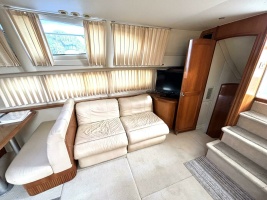 39ft Carver Yacht For Sale