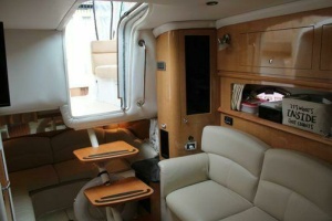 33ft Four Winns Yacht For Sale