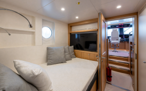 SEVEN SEAS 120ft RMK Marine Yacht For Sale