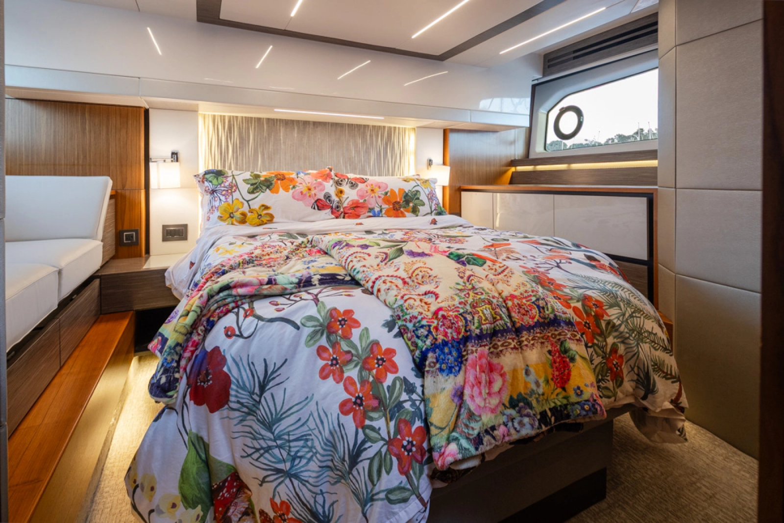 2019 Tiara Yachts C49 Coupe