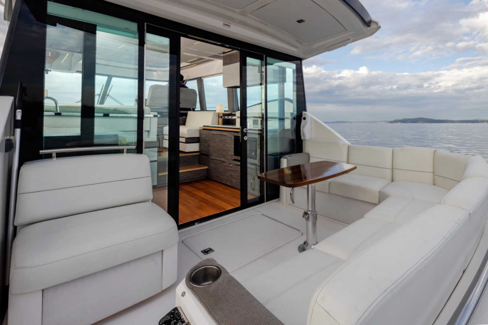 2019 Tiara Yachts C49 Coupe