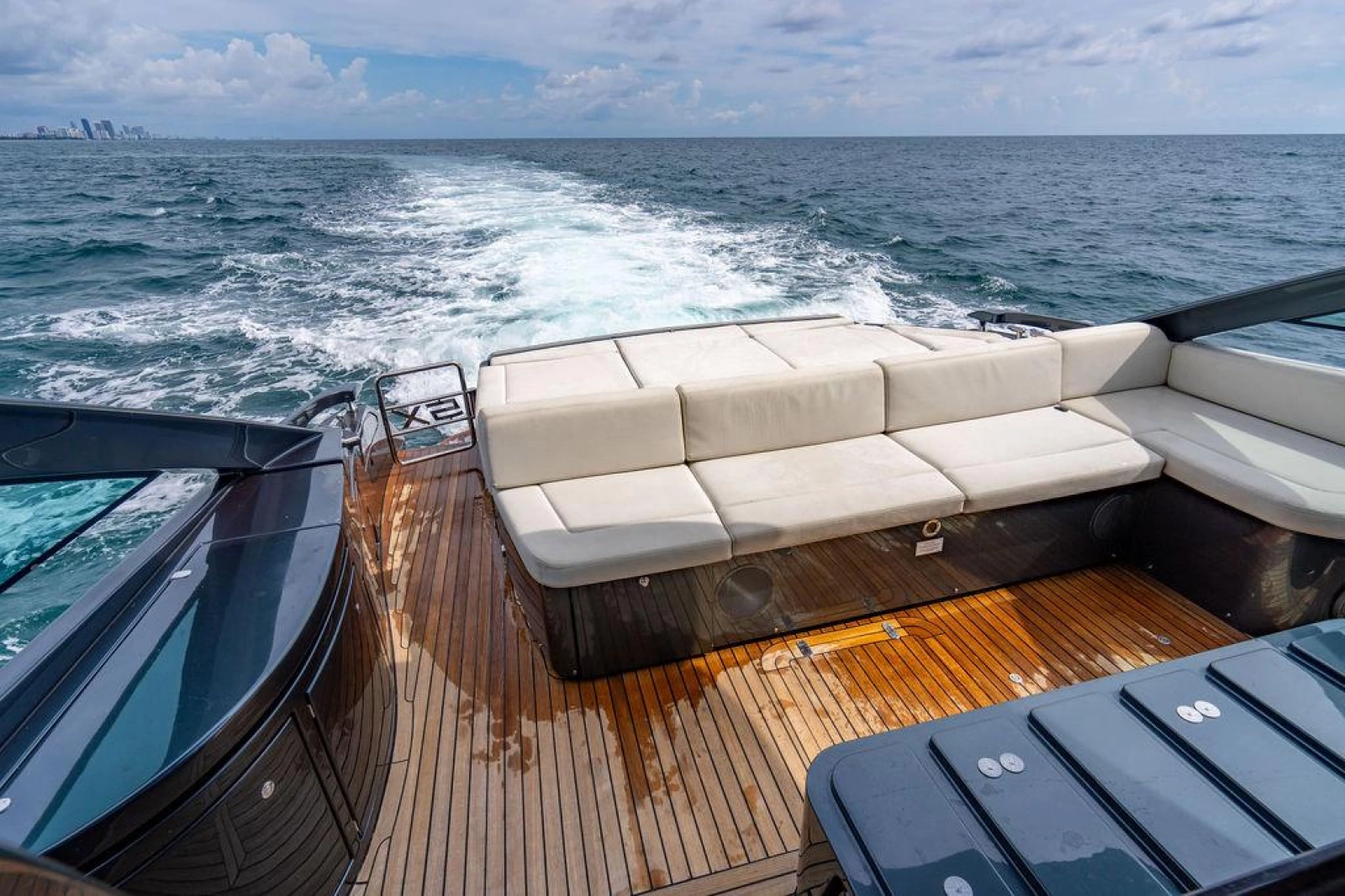 2018 Pershing 5x