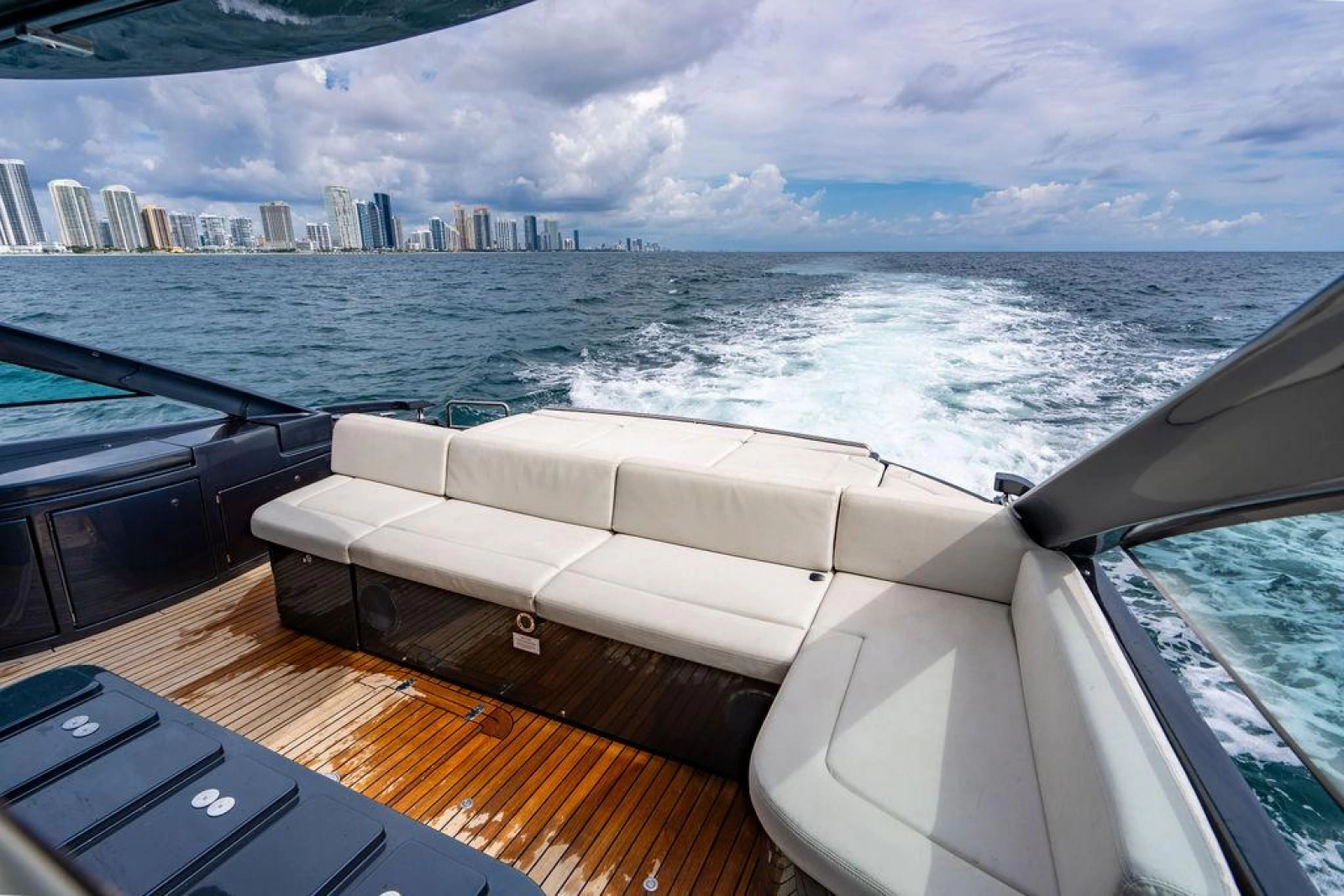 2018 Pershing 5x