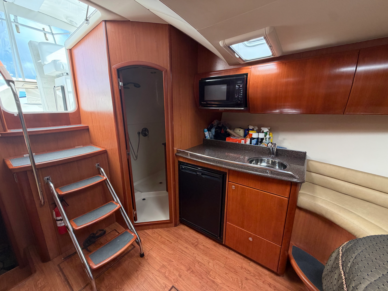 2010 Luhrs 37 OB Canyon Series
