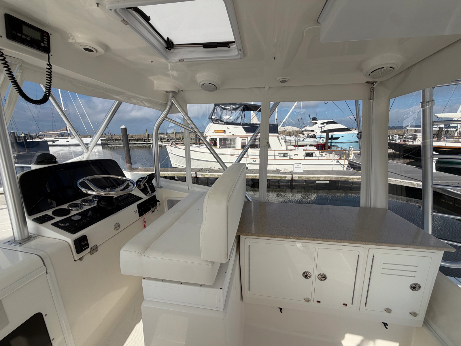 2010 Luhrs 37 OB Canyon Series