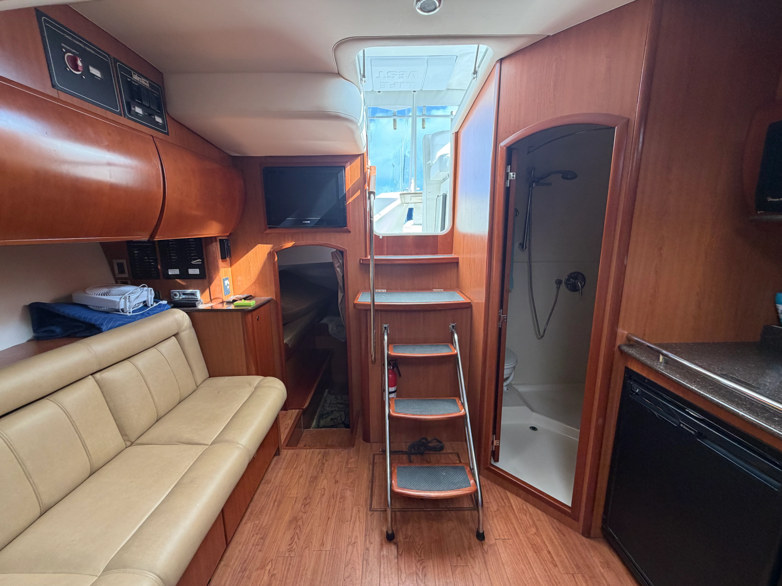 2010 Luhrs 37 OB Canyon Series