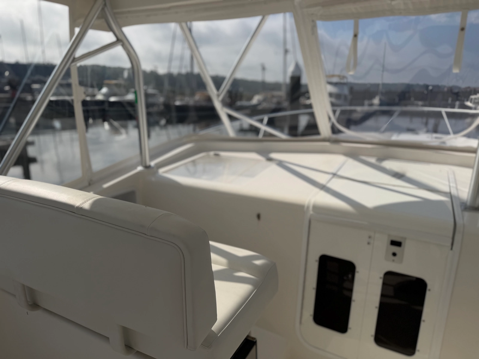 2010 Luhrs 37 OB Canyon Series
