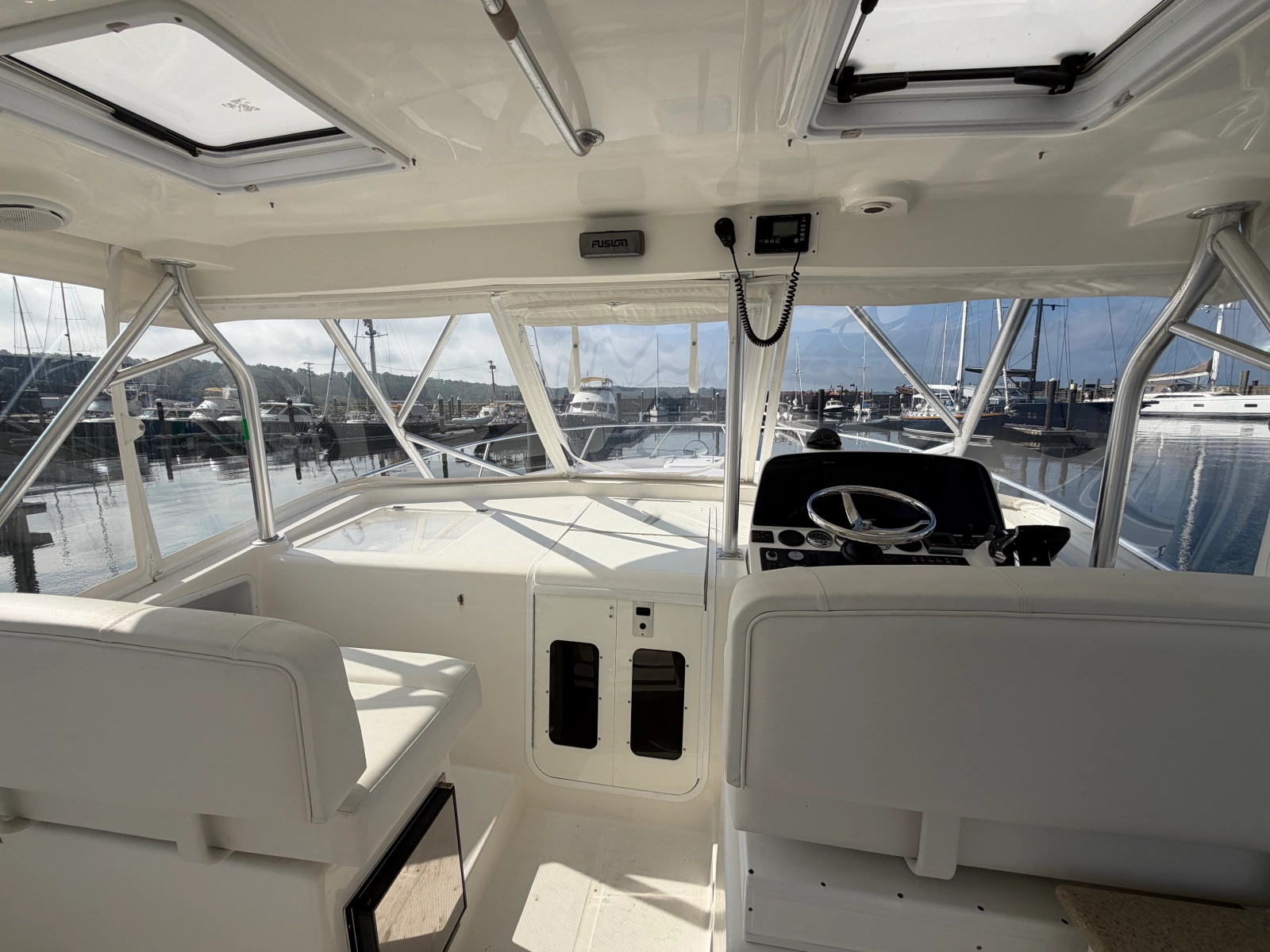 2010 Luhrs 37 OB Canyon Series