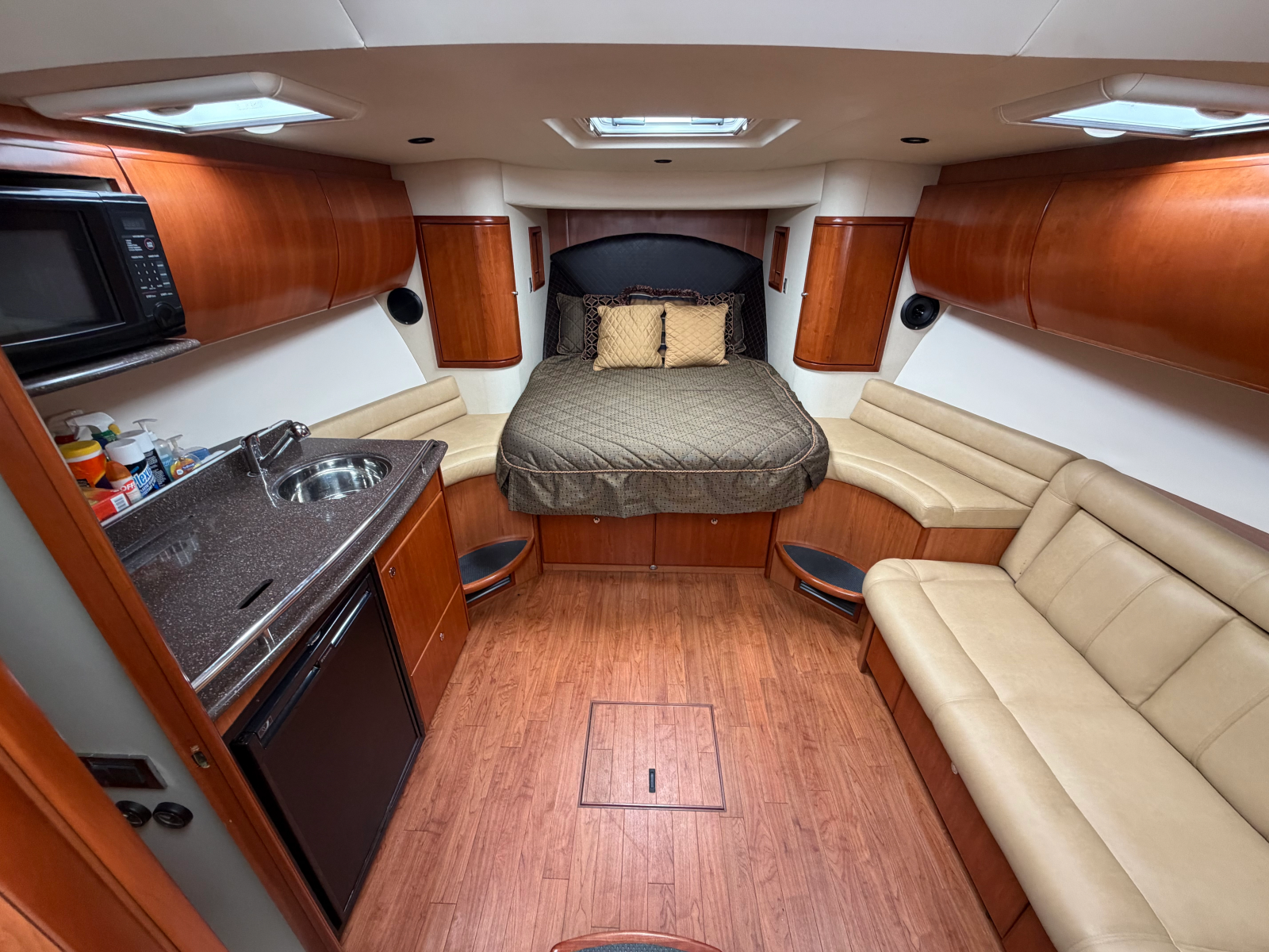 2010 Luhrs 37 OB Canyon Series