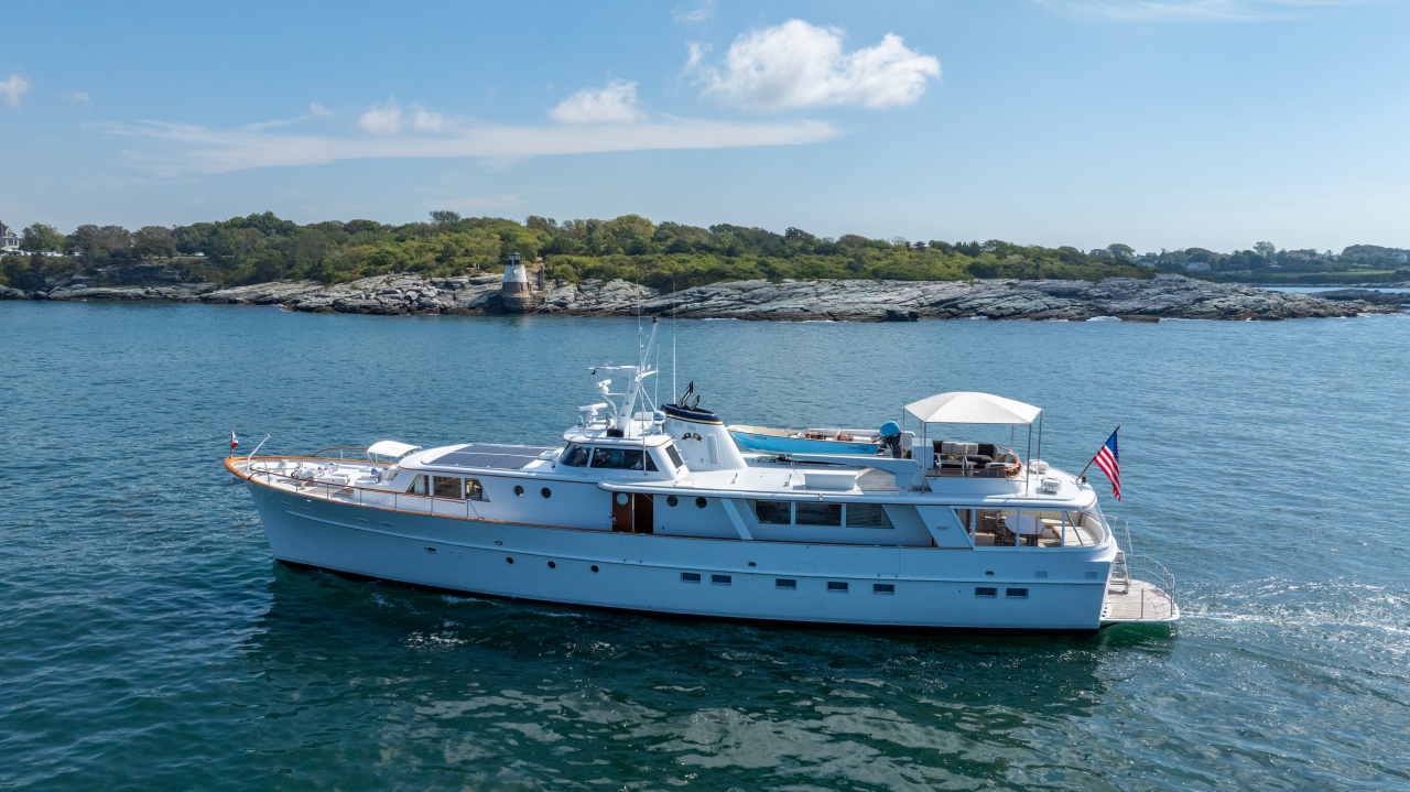 SOVEREIGN 100ft Burger Yacht For Sale